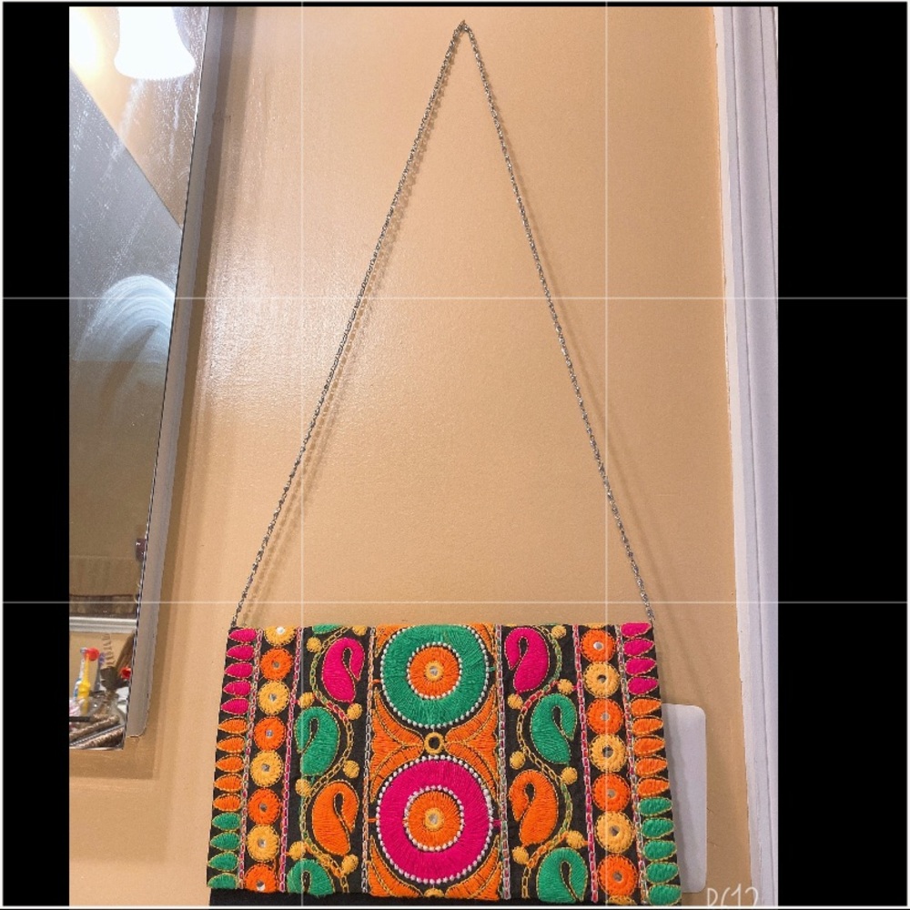 Junaid jamshaid bag/ clutch - Picture 7 of 7
